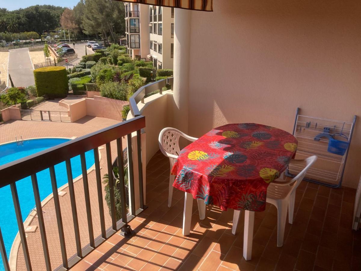 Appartement 2 Chambres Avec Piscine Face A La Mer A La Coudouliere Six-Fours-les-Plages Exterior foto